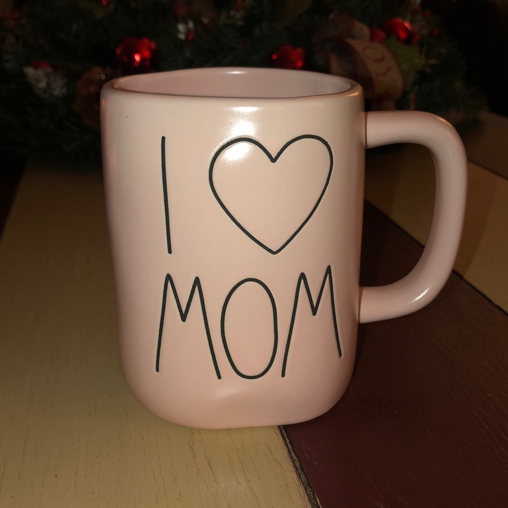 Rae Dunn I ❤️ MOM Mug Pink